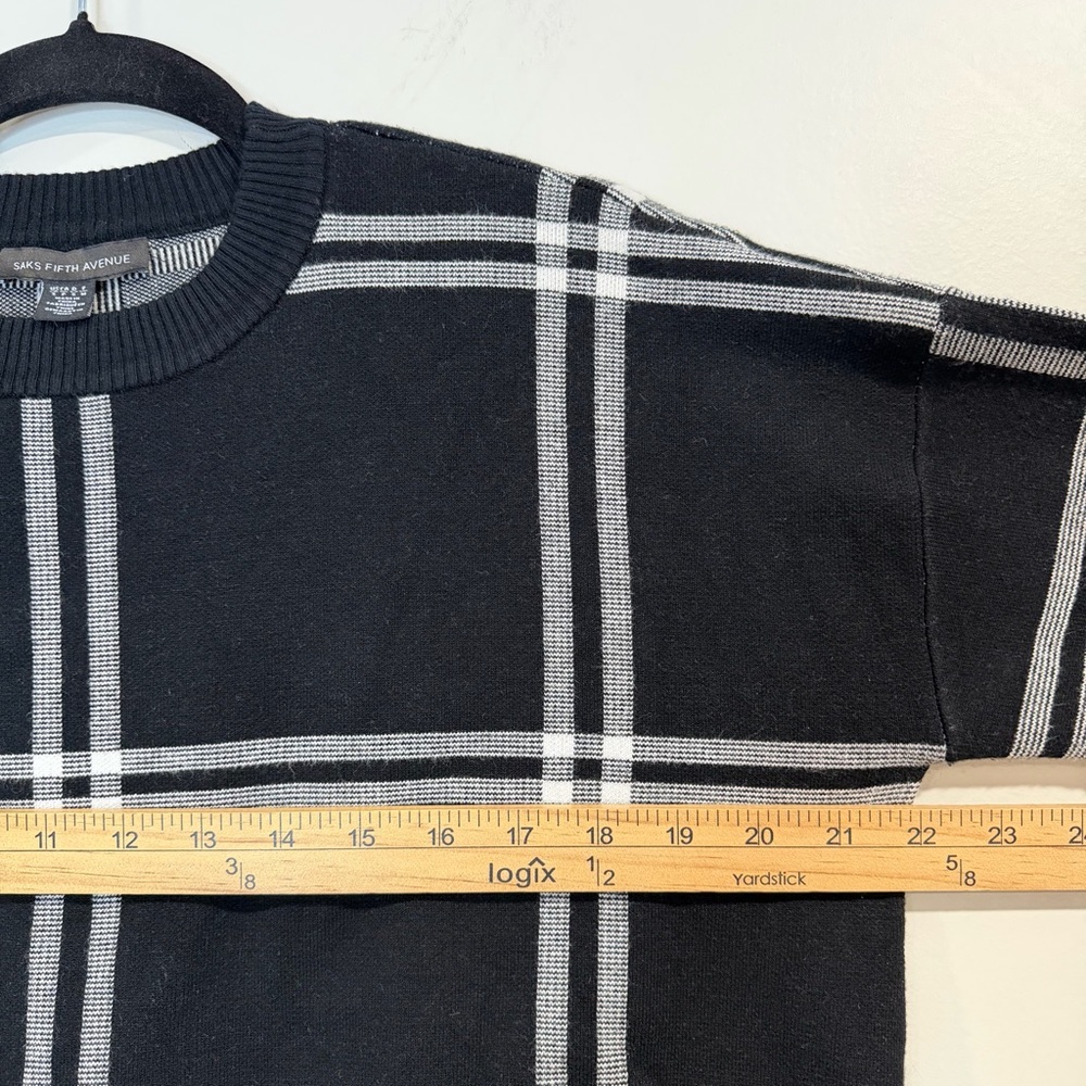 SAKS FIFTH AVENUE Women's Black/White Plaid Split Hem Sweater Size S - Picture 6 of 7